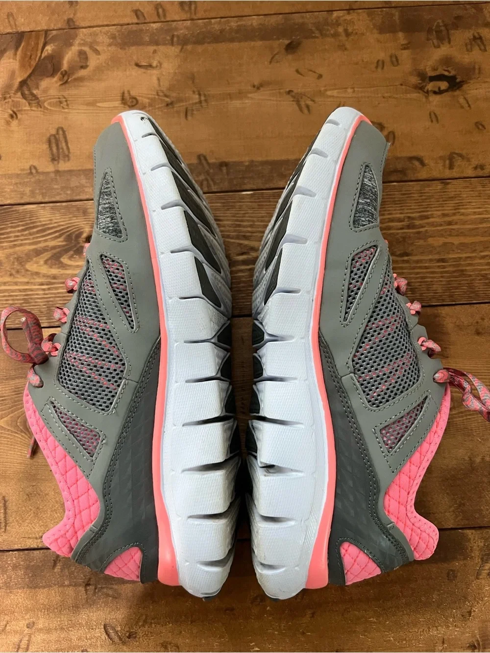 Sketchers Memory Foam Relaxed Fit Sneakers Womens 7.5 Pink Gray